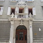 招待所 Palazzo Brigido 的里雅斯特